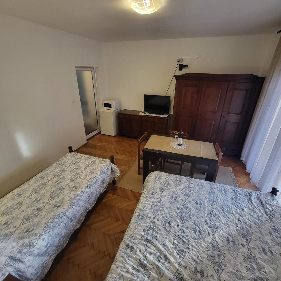 Studio Apartman Meljine Exterior photo
